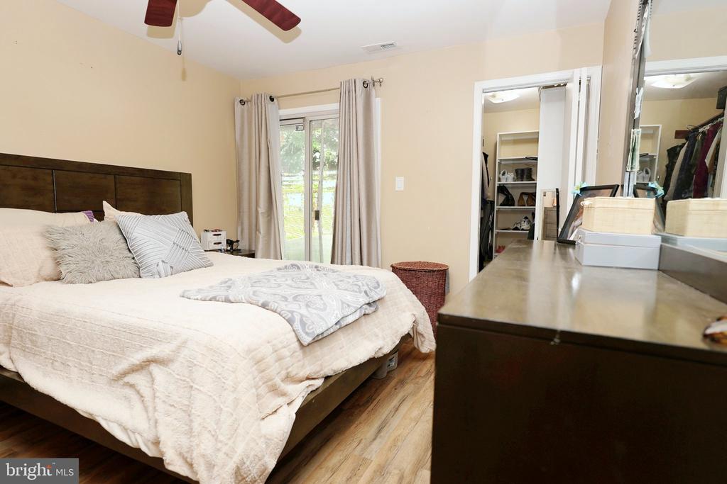 84 KNOLL DRIVE