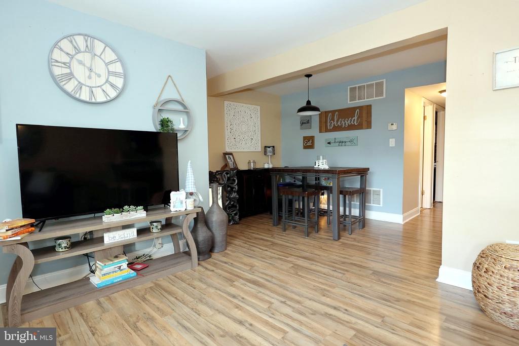 84 KNOLL DRIVE