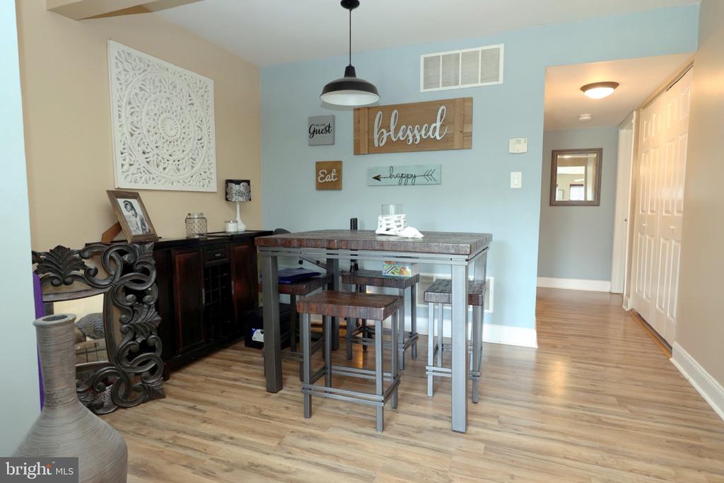 84 KNOLL DRIVE
