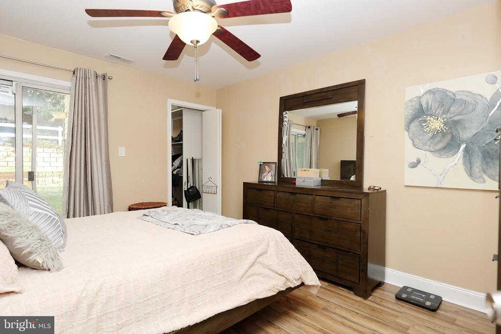 84 KNOLL DRIVE