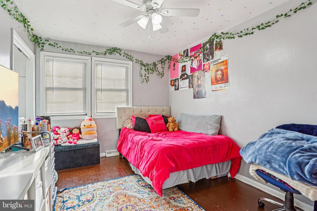 114 W LENA STREET