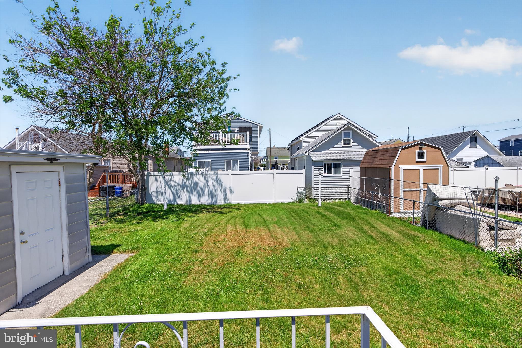 411 W MAGNOLIA AVENUE