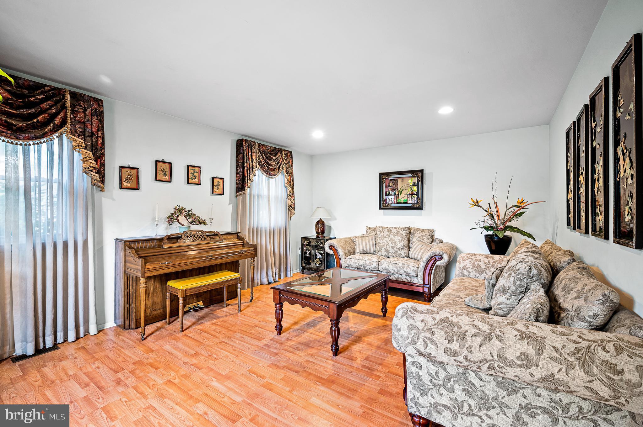 15 Eclipse Ave