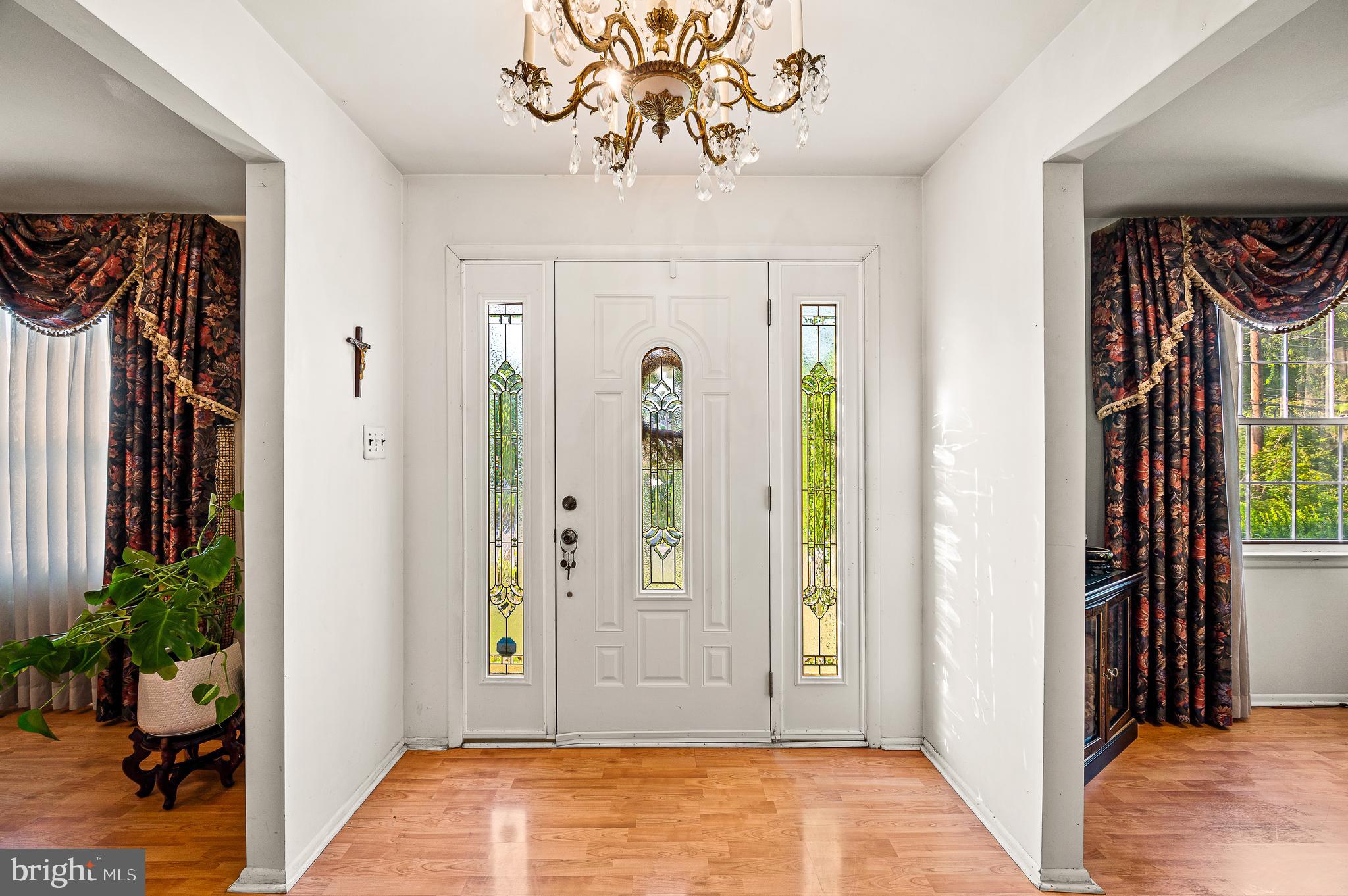 15 Eclipse Ave