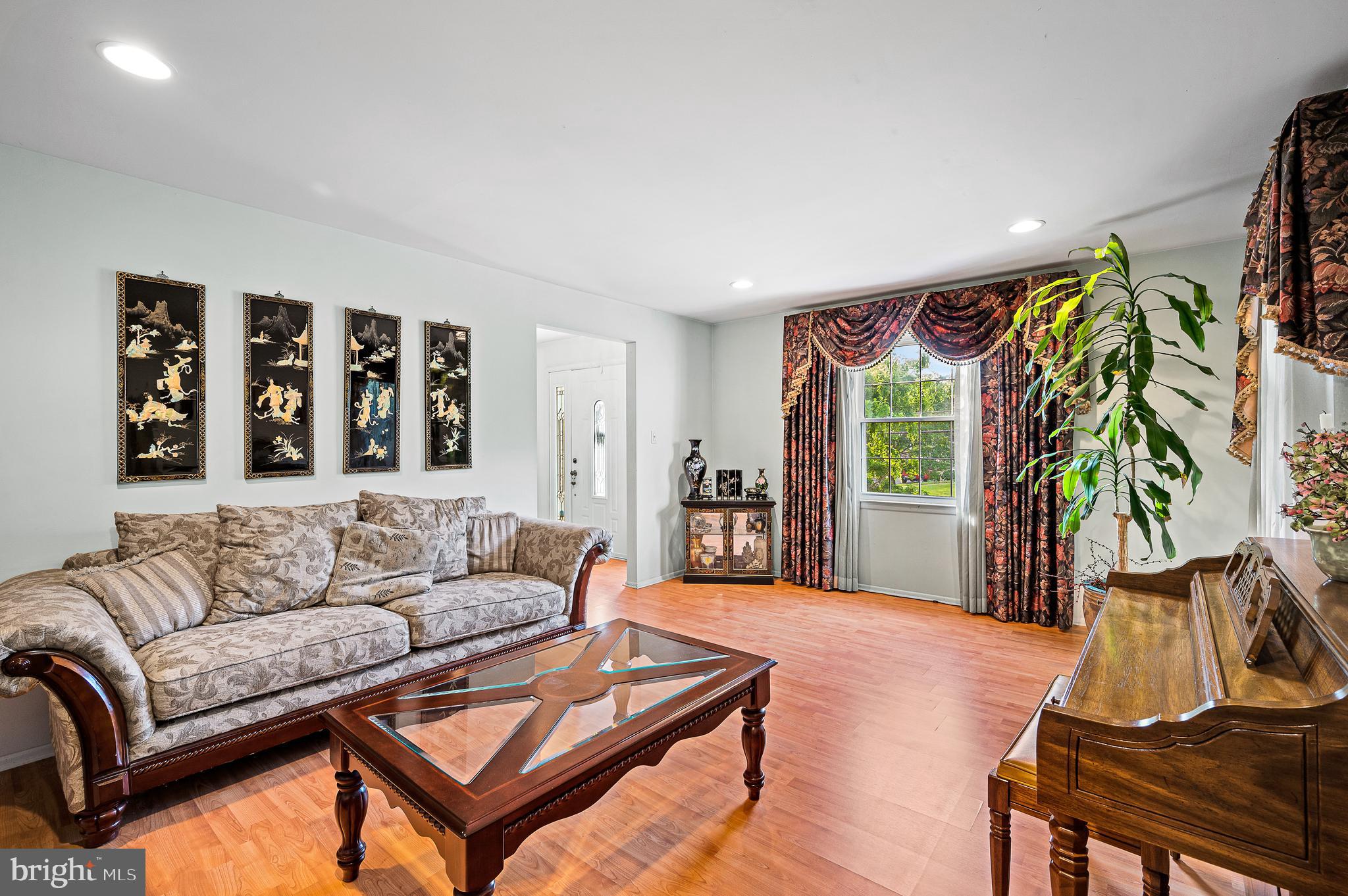 15 Eclipse Ave