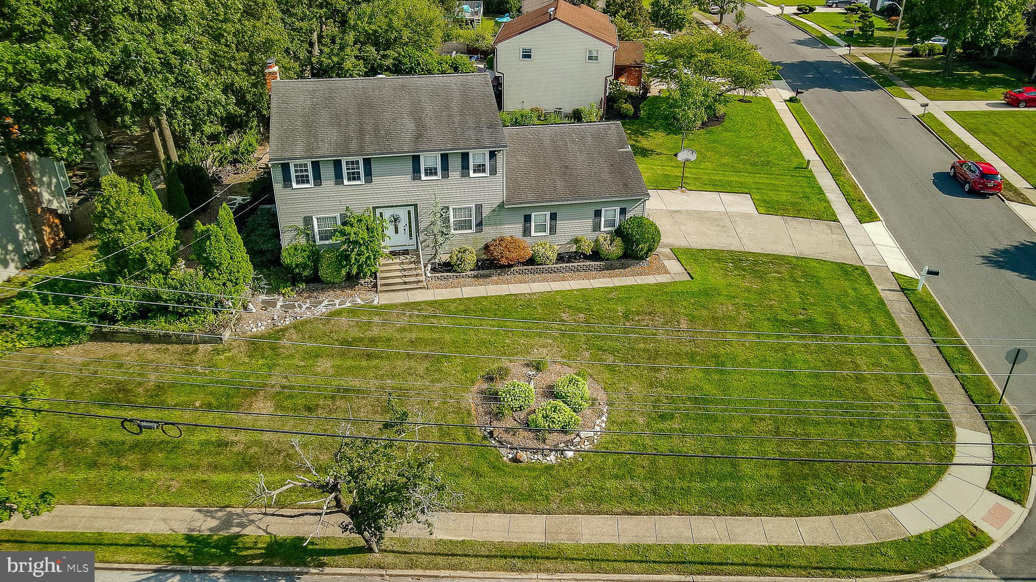 15 Eclipse Ave
