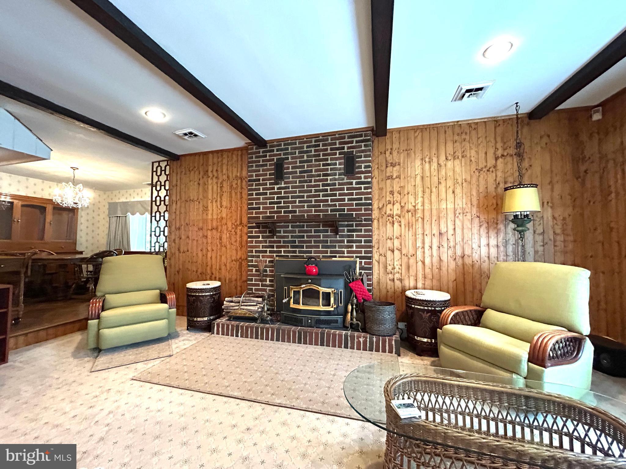 745 W Clayton Ave