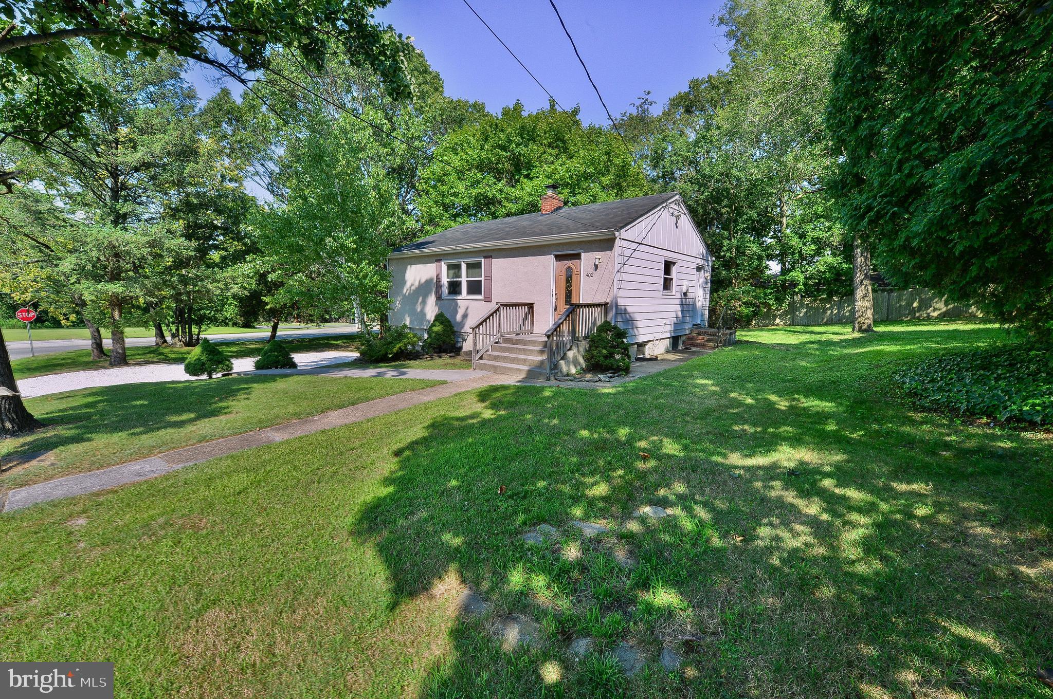 402 Yale Rd N