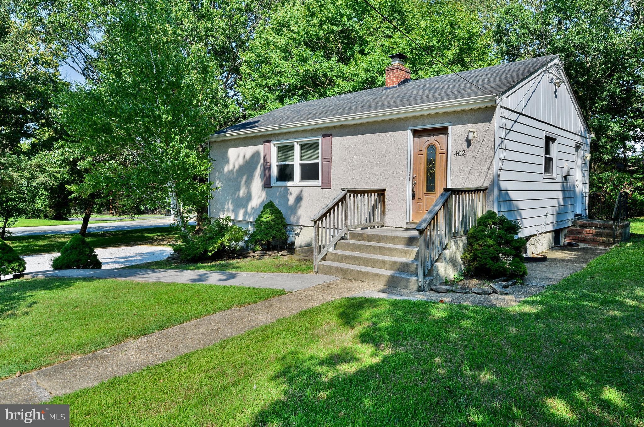 402 Yale Rd N