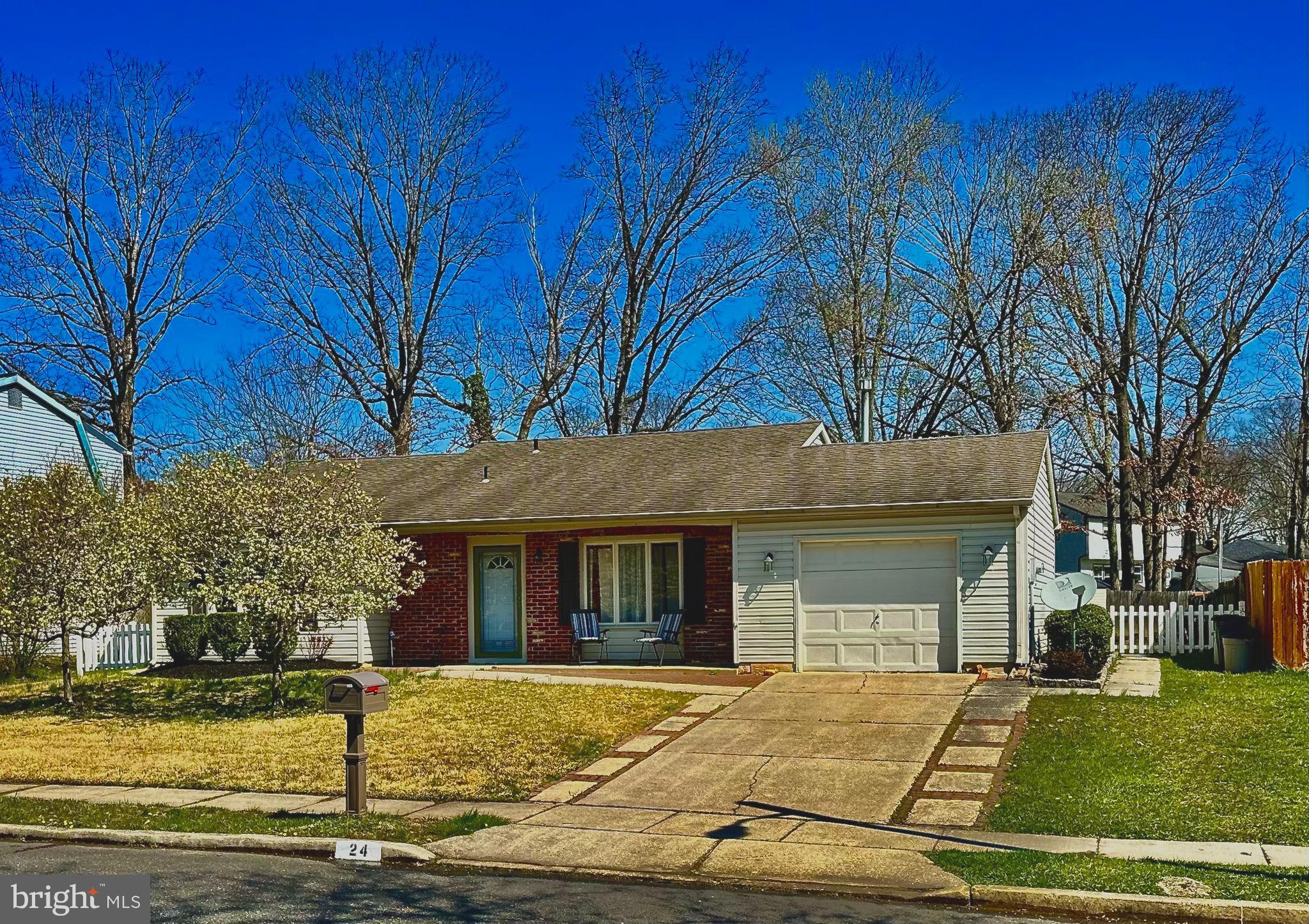 24 Uranus Rd
