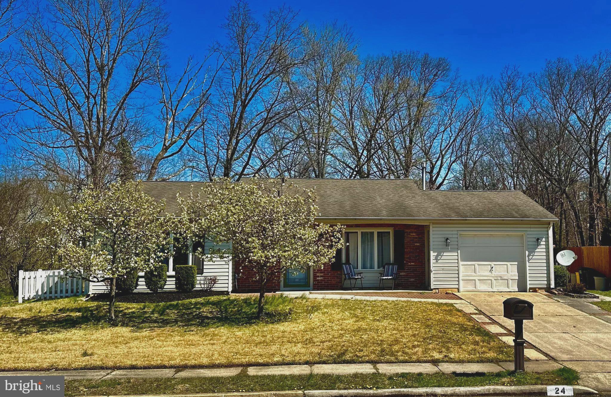 24 Uranus Rd