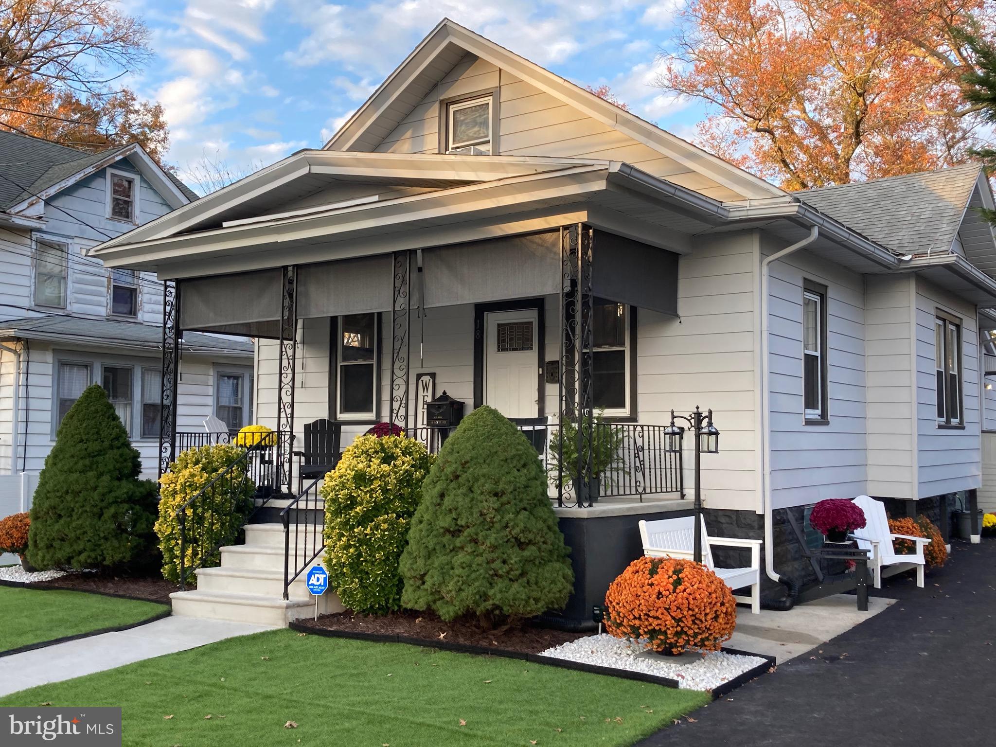 18 Watkins Ave