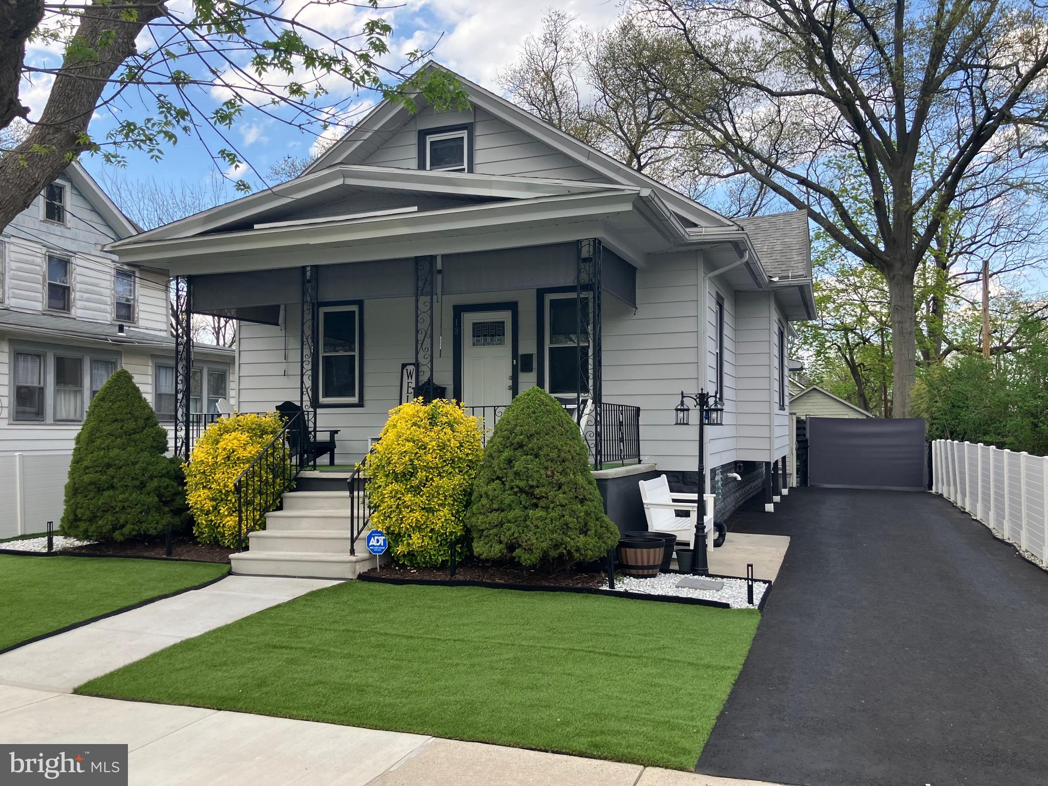 18 Watkins Ave