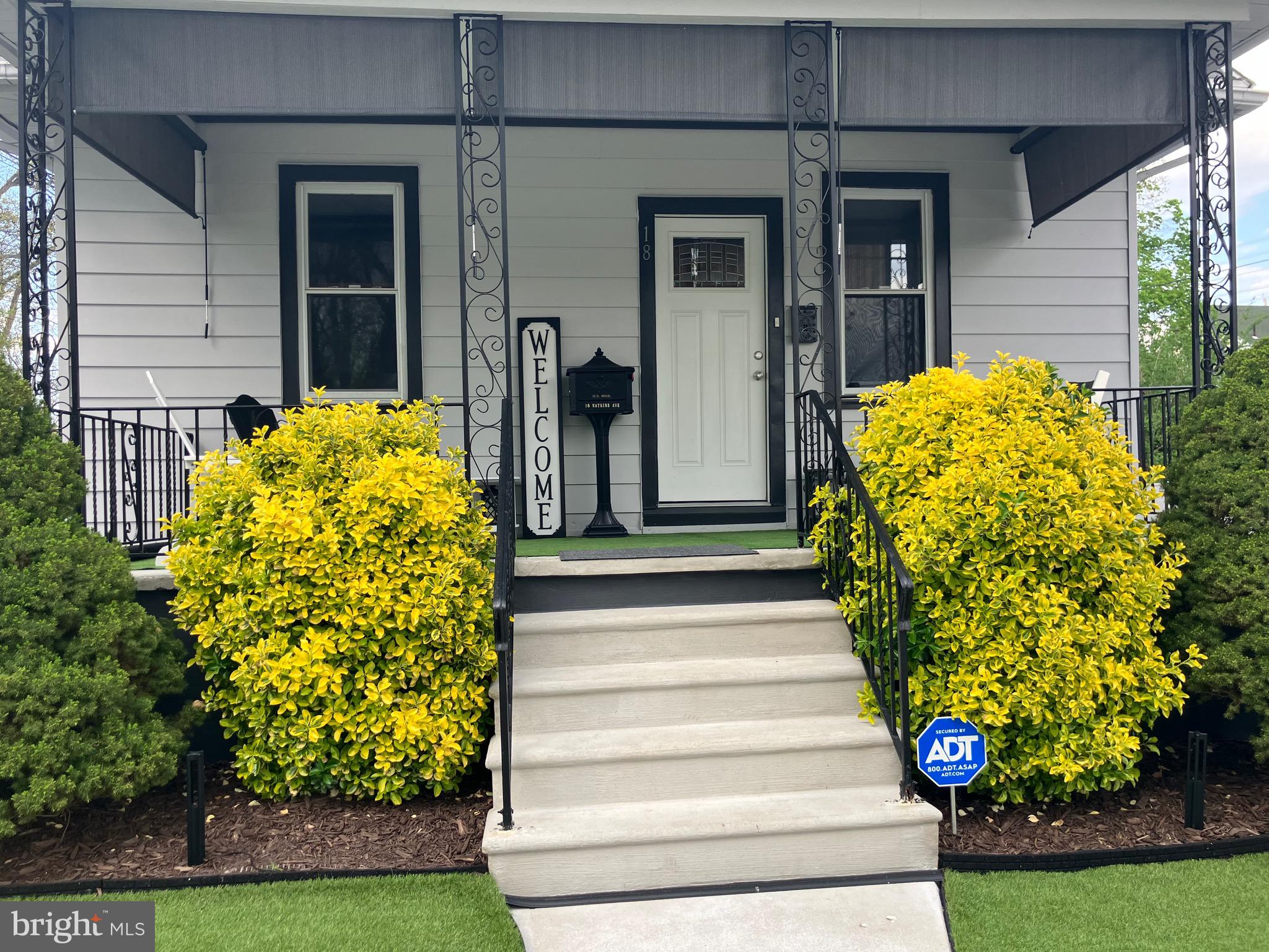 18 Watkins Ave