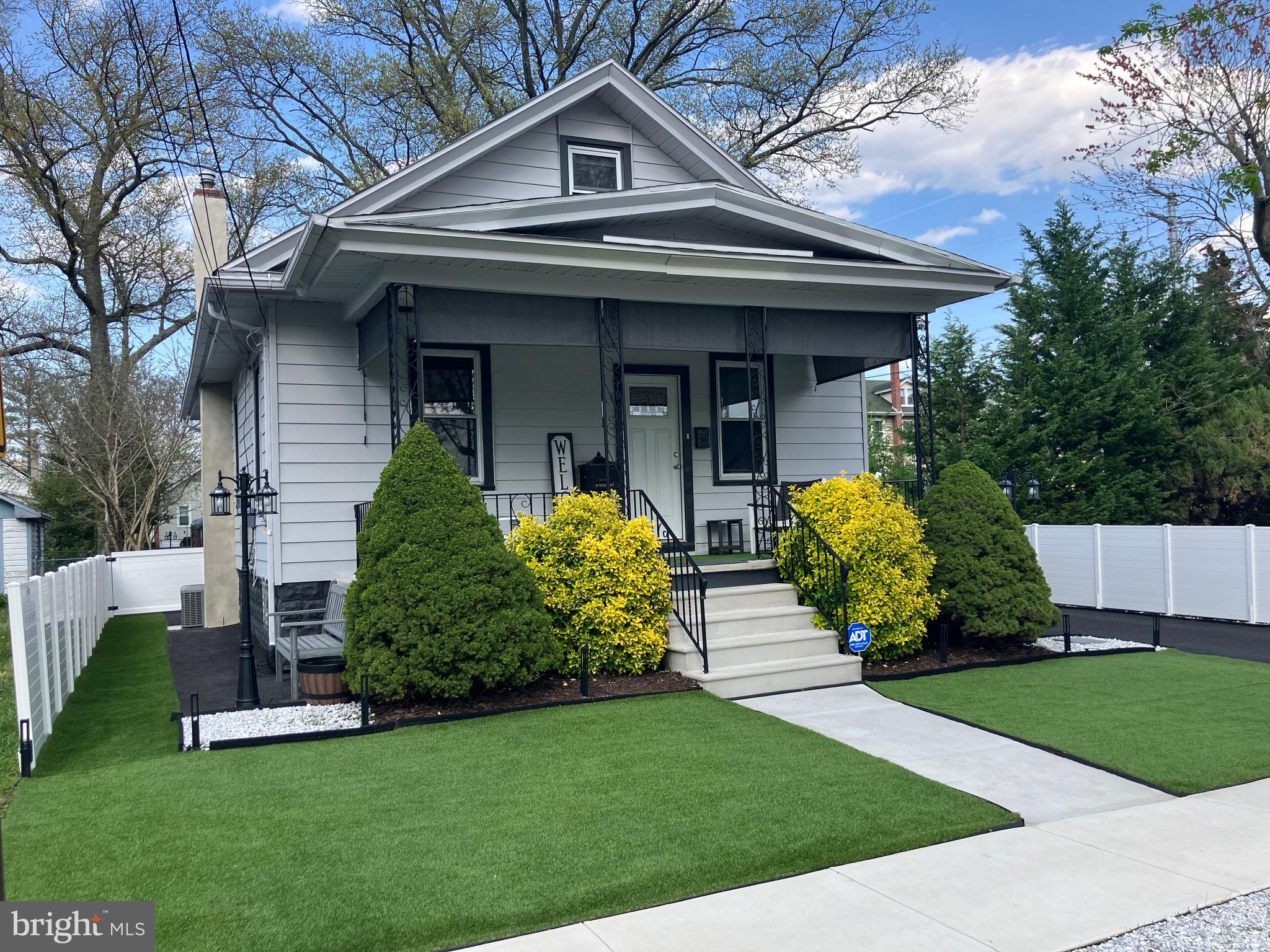 18 Watkins Ave