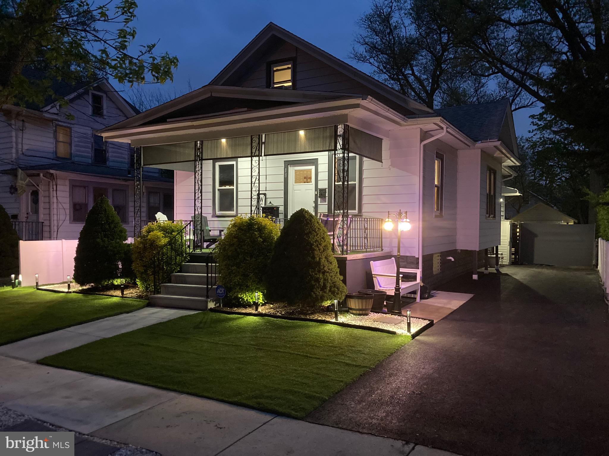 18 Watkins Ave
