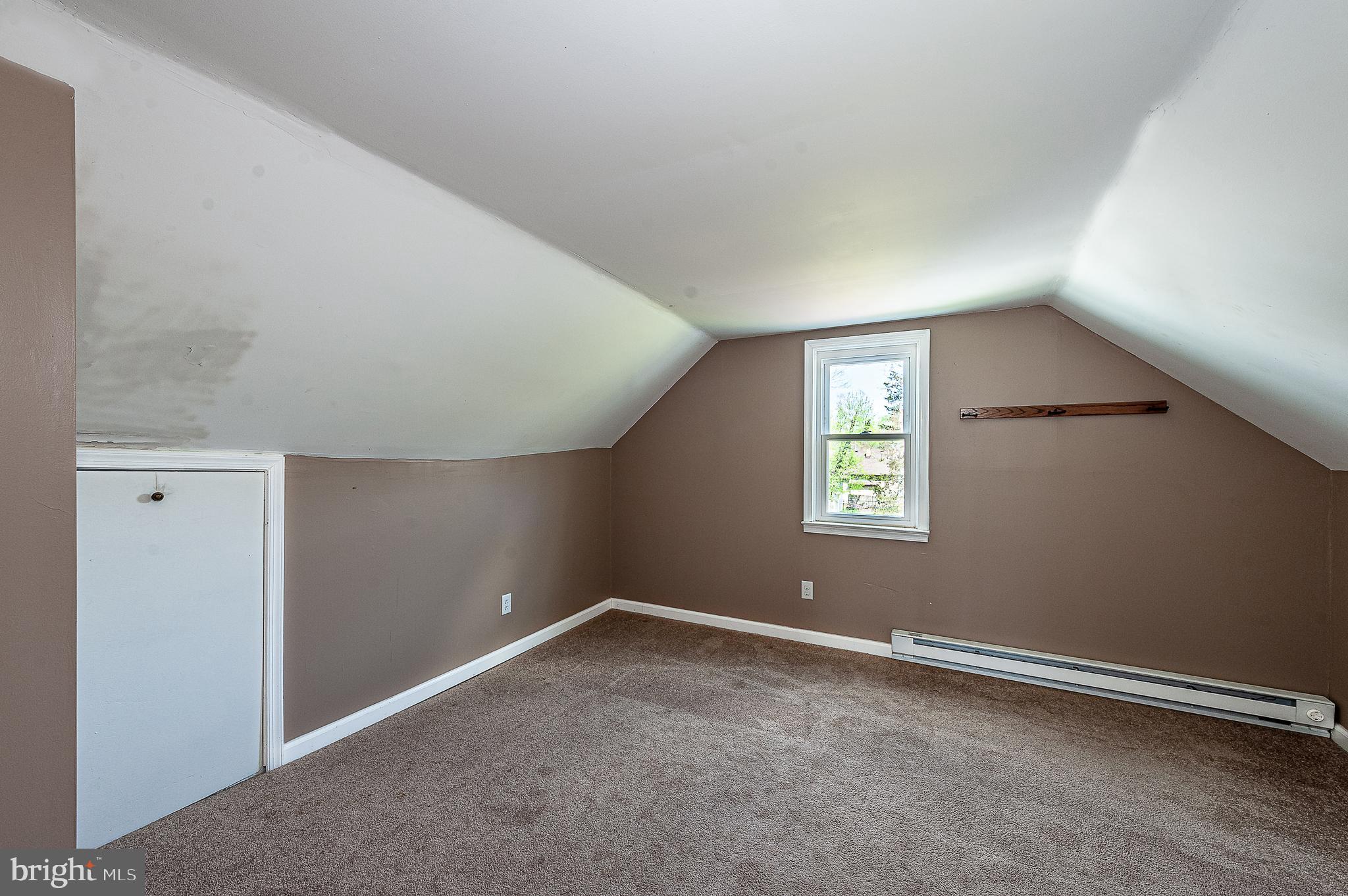 1029 CHESTNUT AVENUE