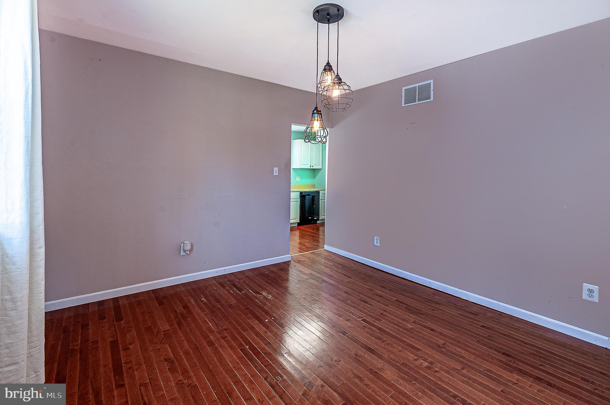 1029 CHESTNUT AVENUE