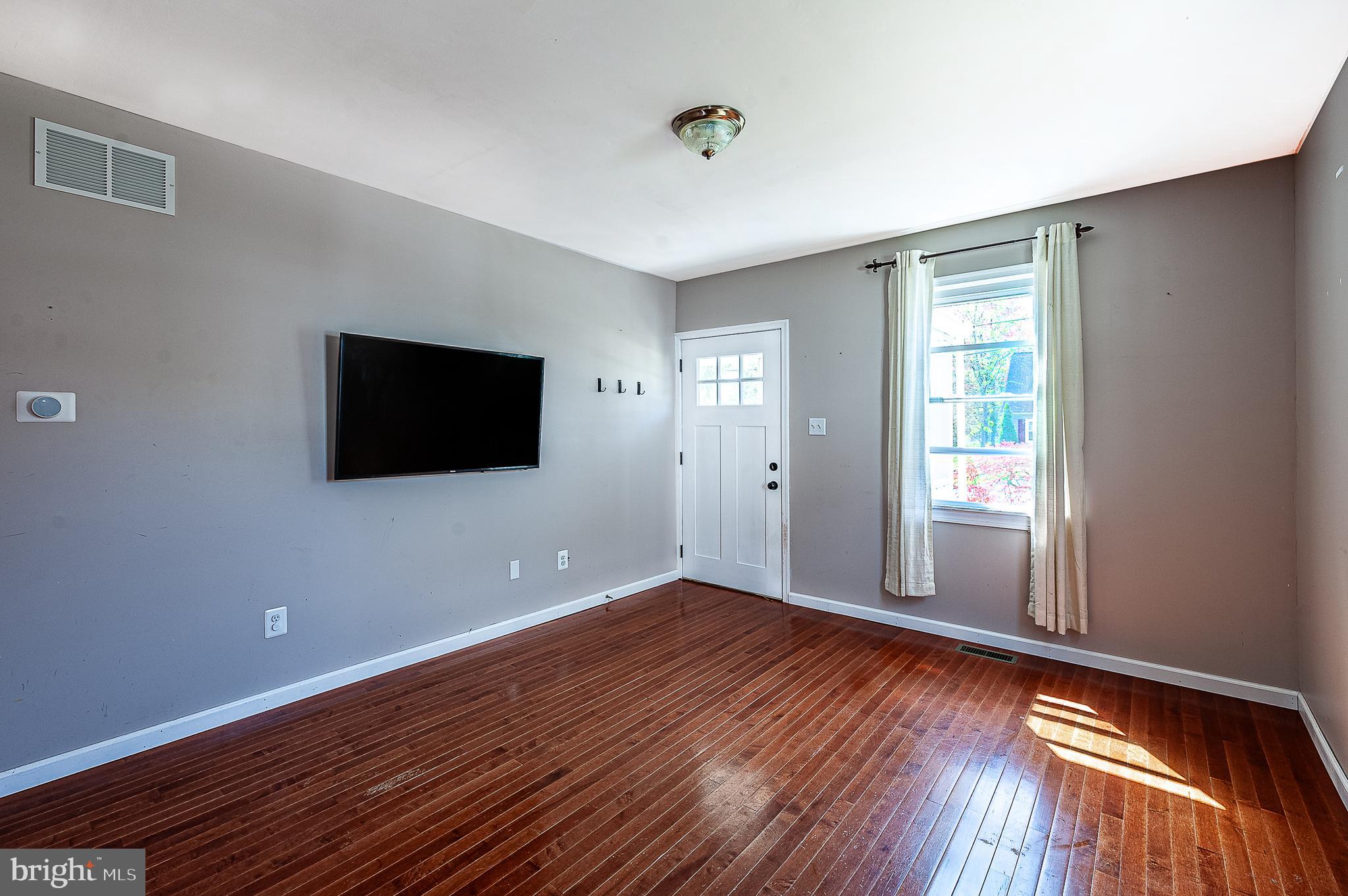 1029 CHESTNUT AVENUE