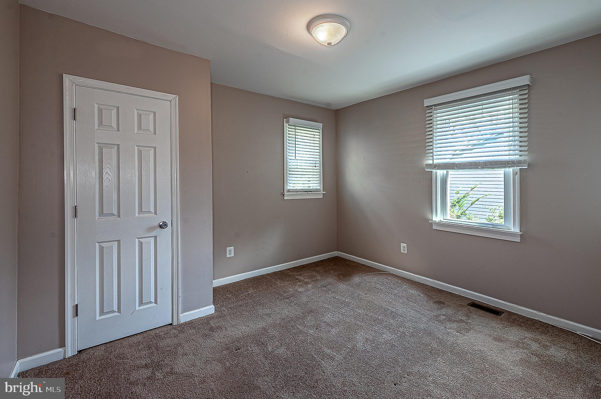 1029 CHESTNUT AVENUE