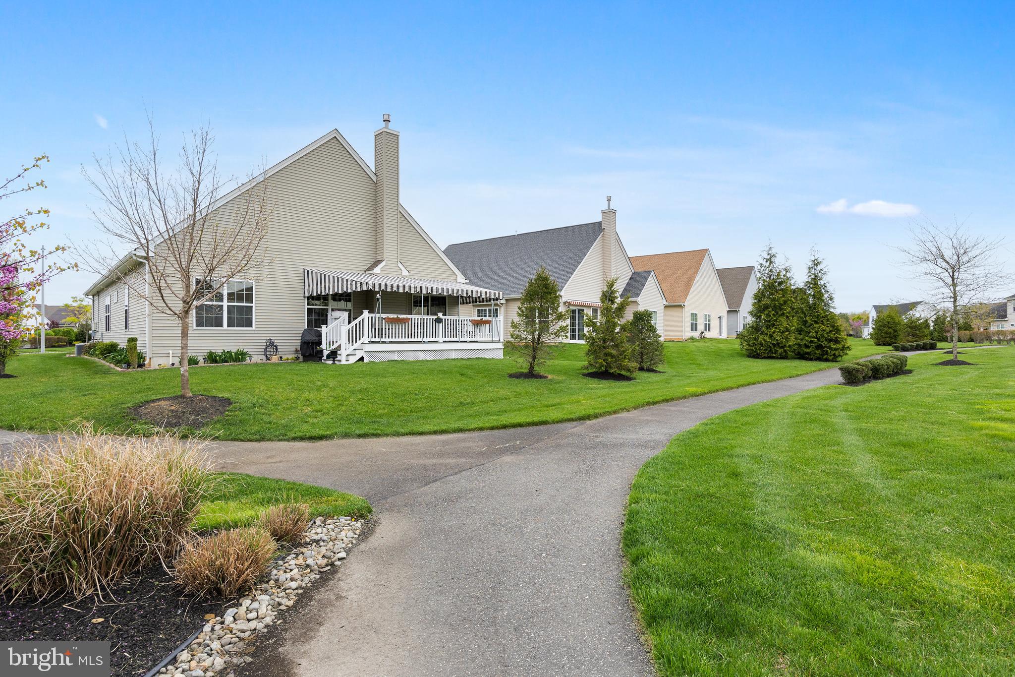 110 Quaker Ln