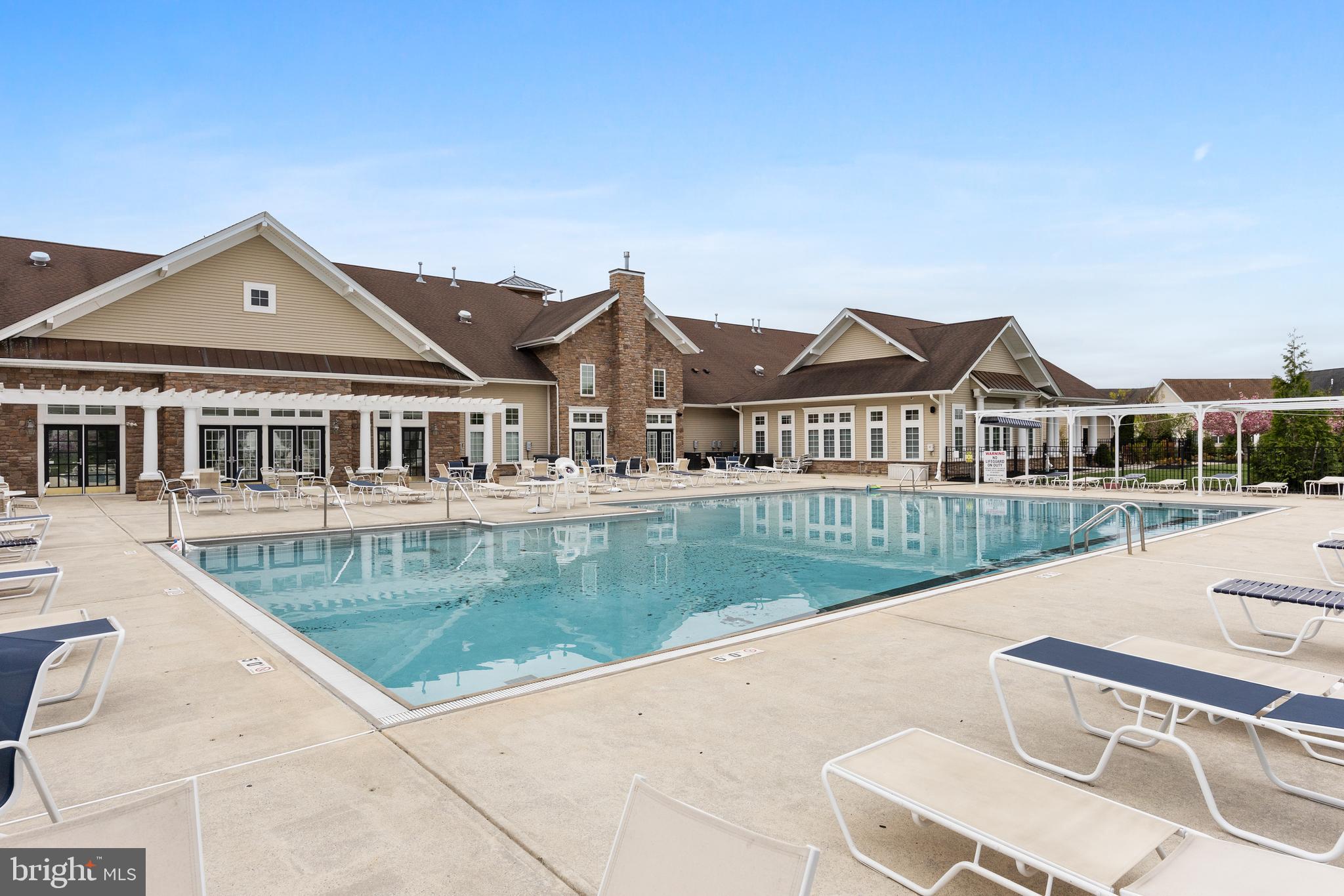 110 Quaker Ln