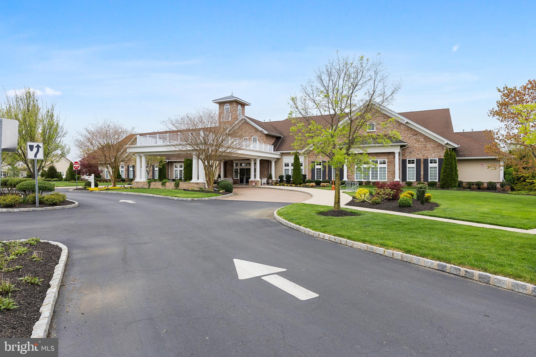 110 Quaker Ln