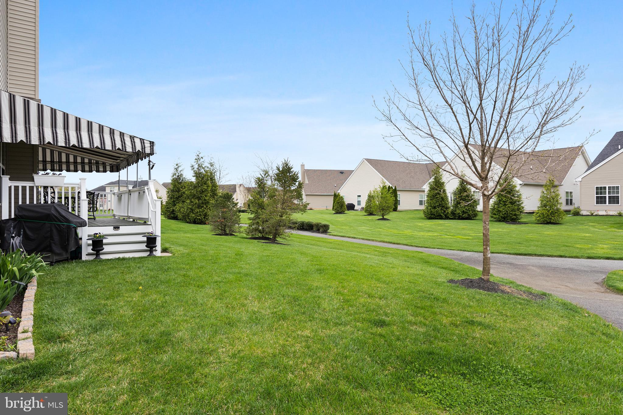 110 Quaker Ln