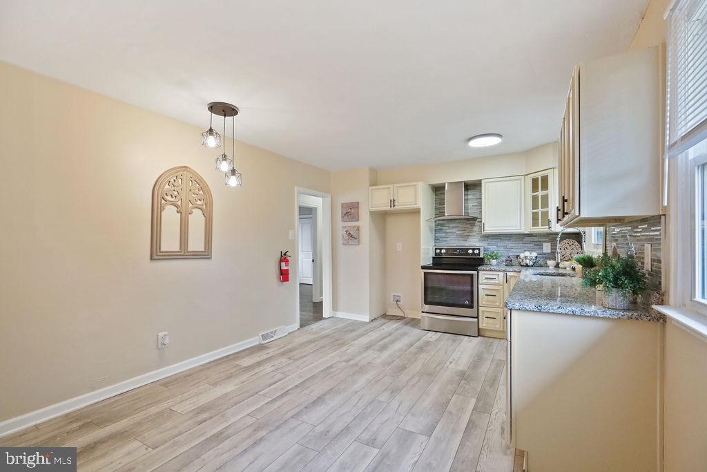 207 8TH STREET