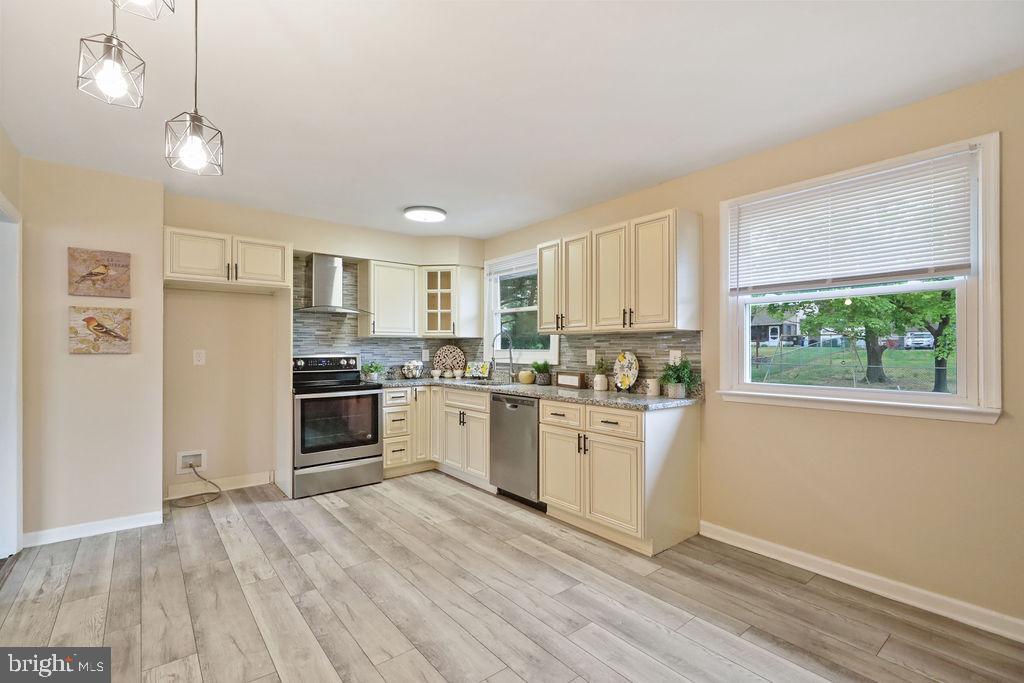 207 8TH STREET