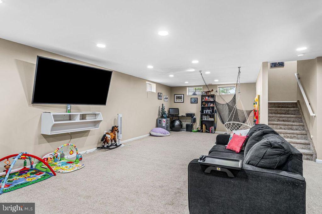 336 SCHOOL HOUSE ROAD