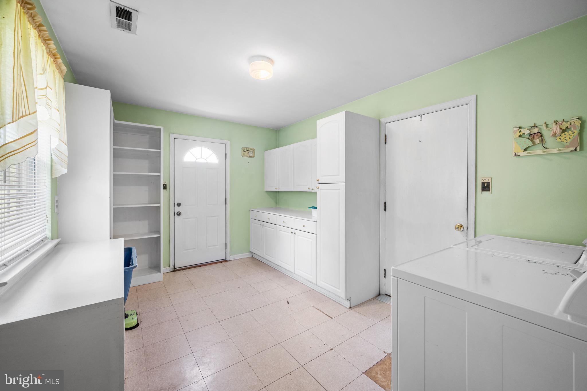279 TALL PINES DRIVE