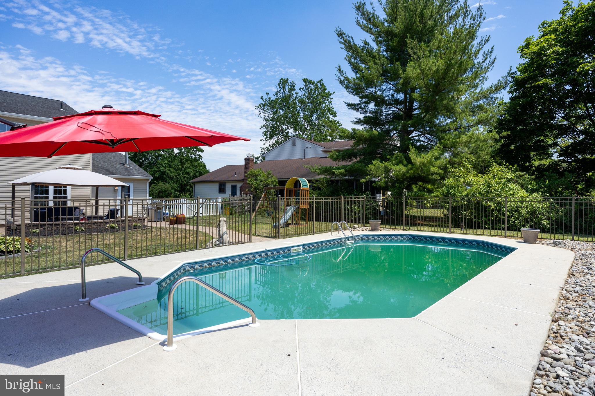 7 Pluto Dr