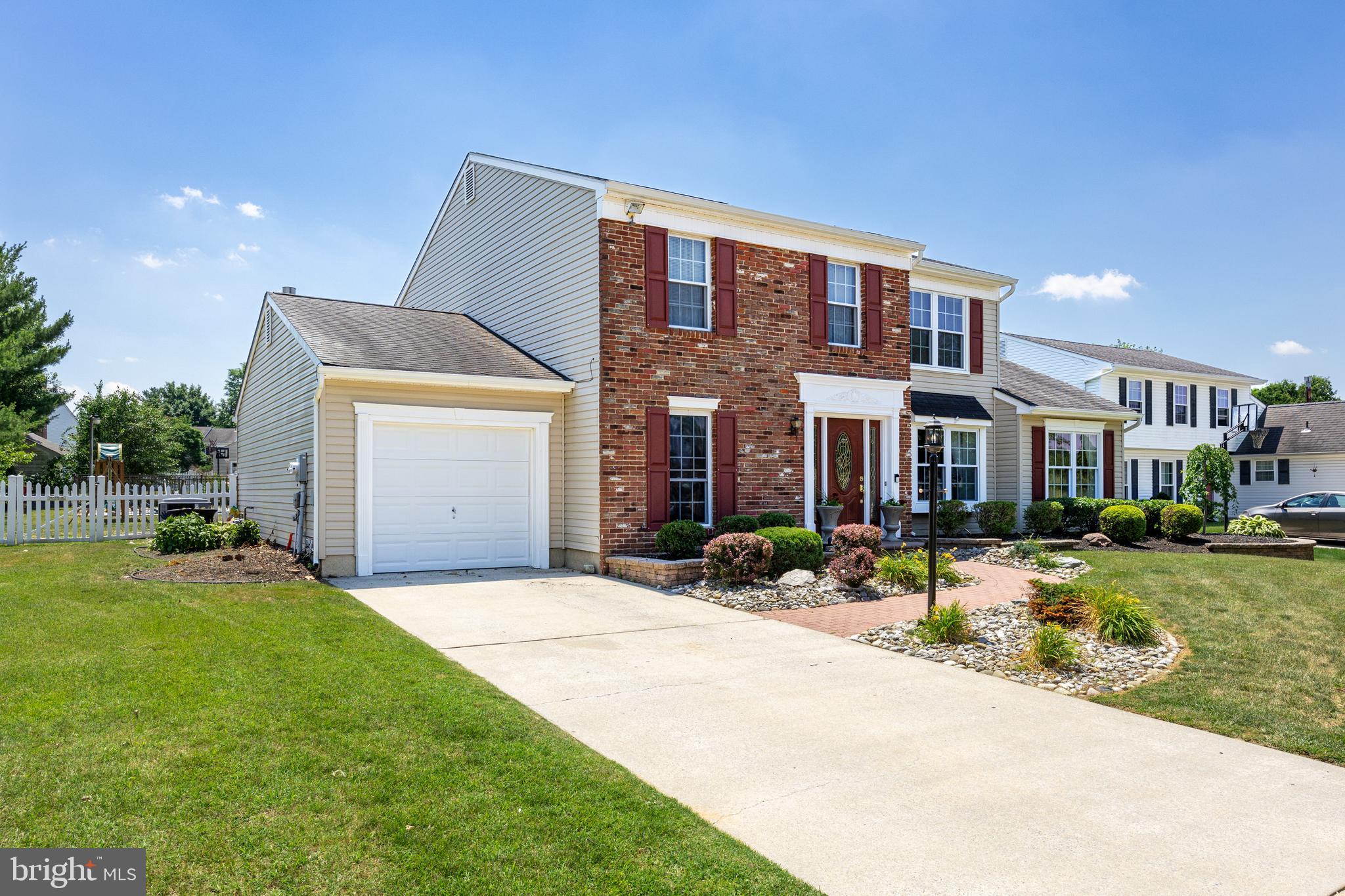 7 Pluto Dr