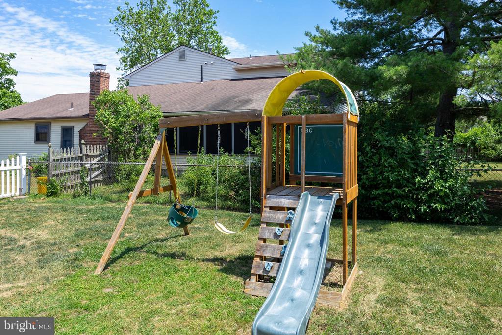 7 Pluto Dr
