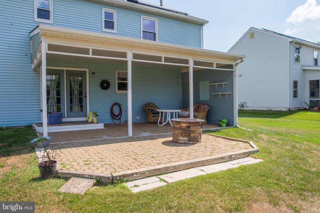 17 APPLETREE LANE