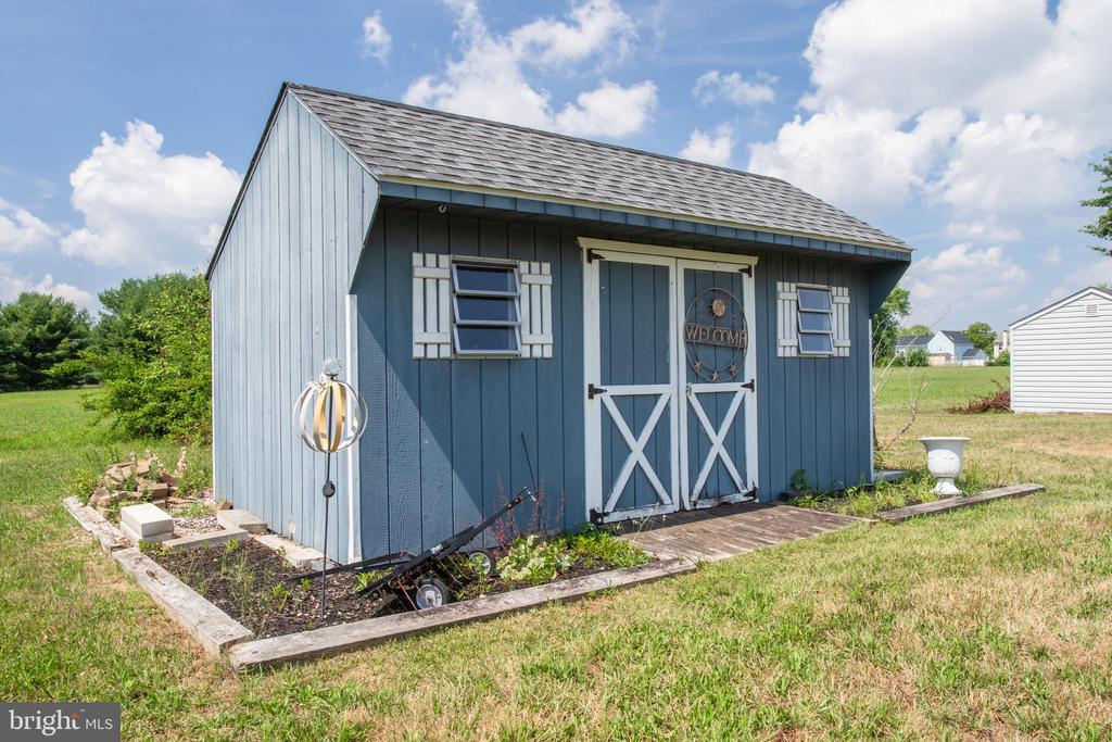 17 APPLETREE LANE