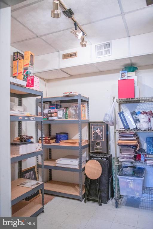 17 APPLETREE LANE
