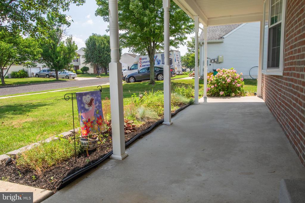 17 APPLETREE LANE