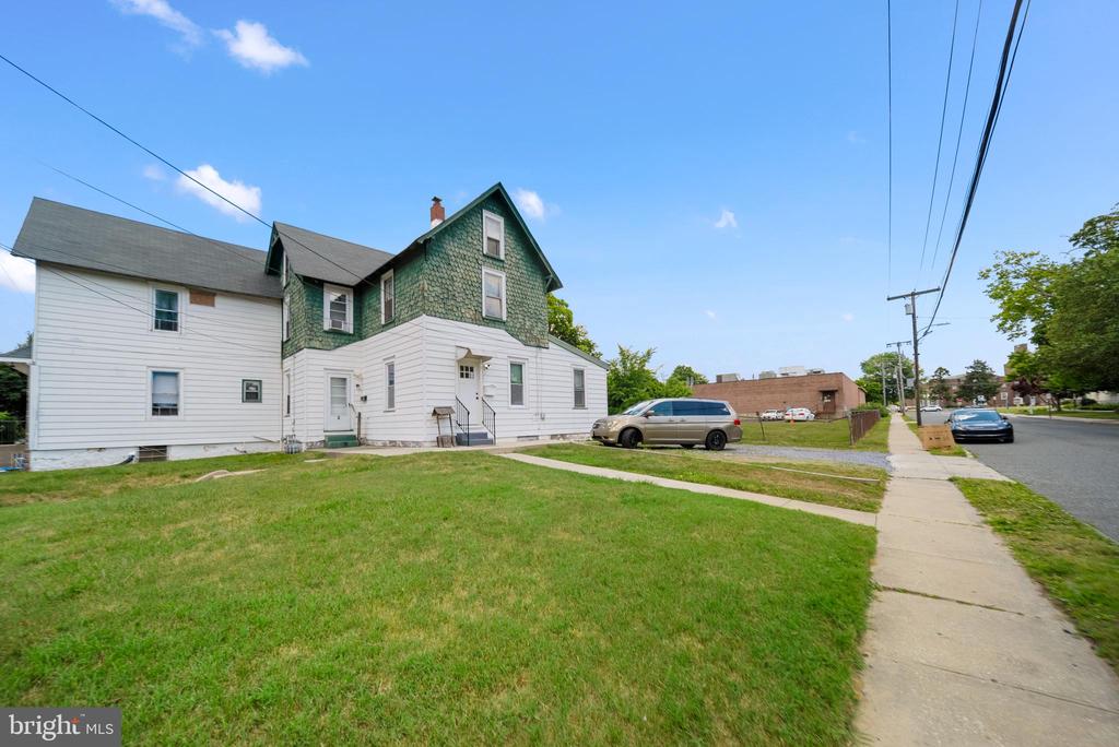 302 N MAIN ST #1