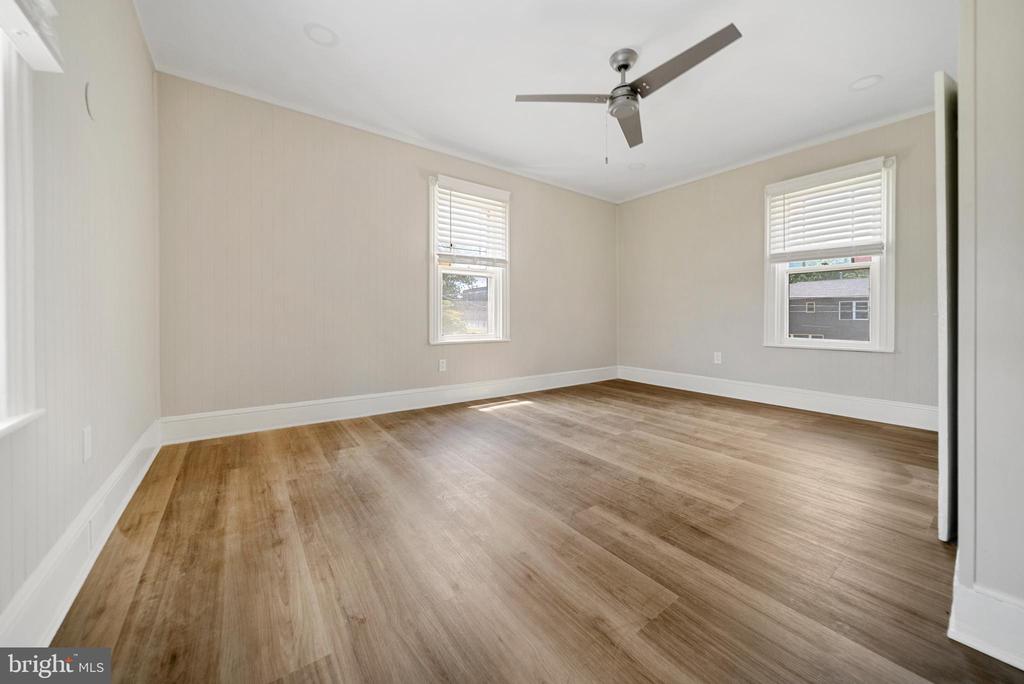 302 N MAIN ST #1