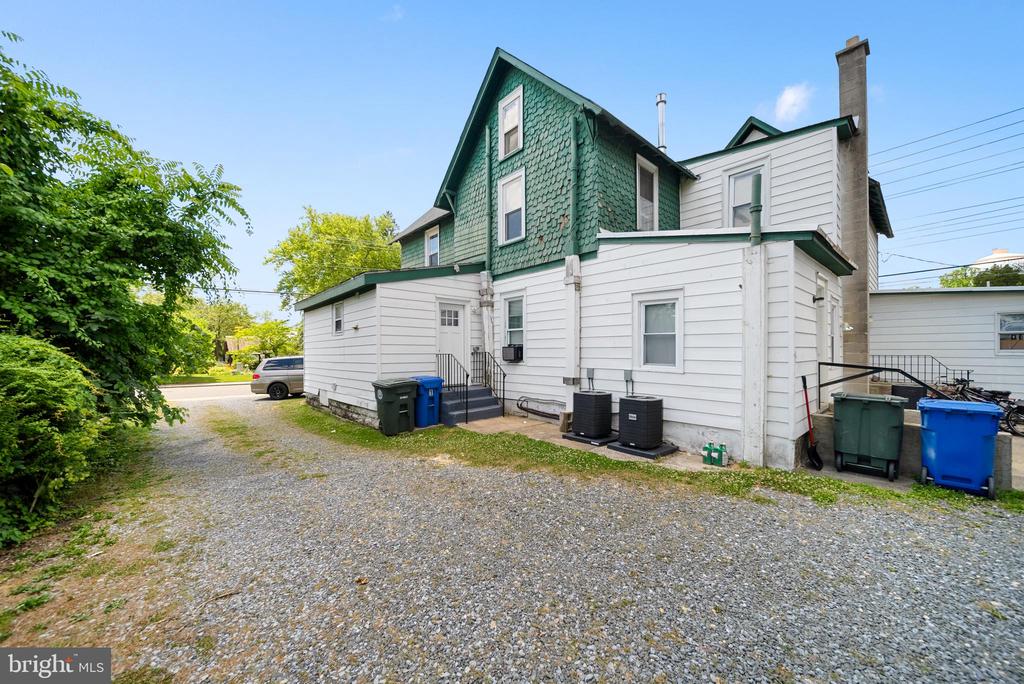 302 N MAIN ST #1