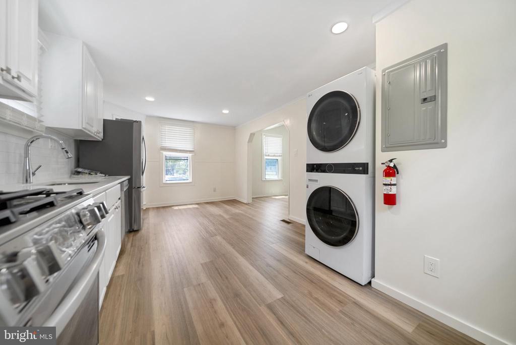 302 N MAIN ST #1