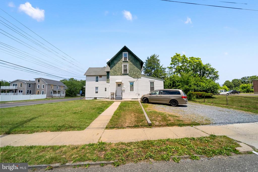 302 N MAIN ST #1