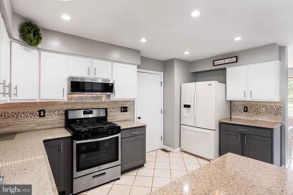 29 Colson Ln