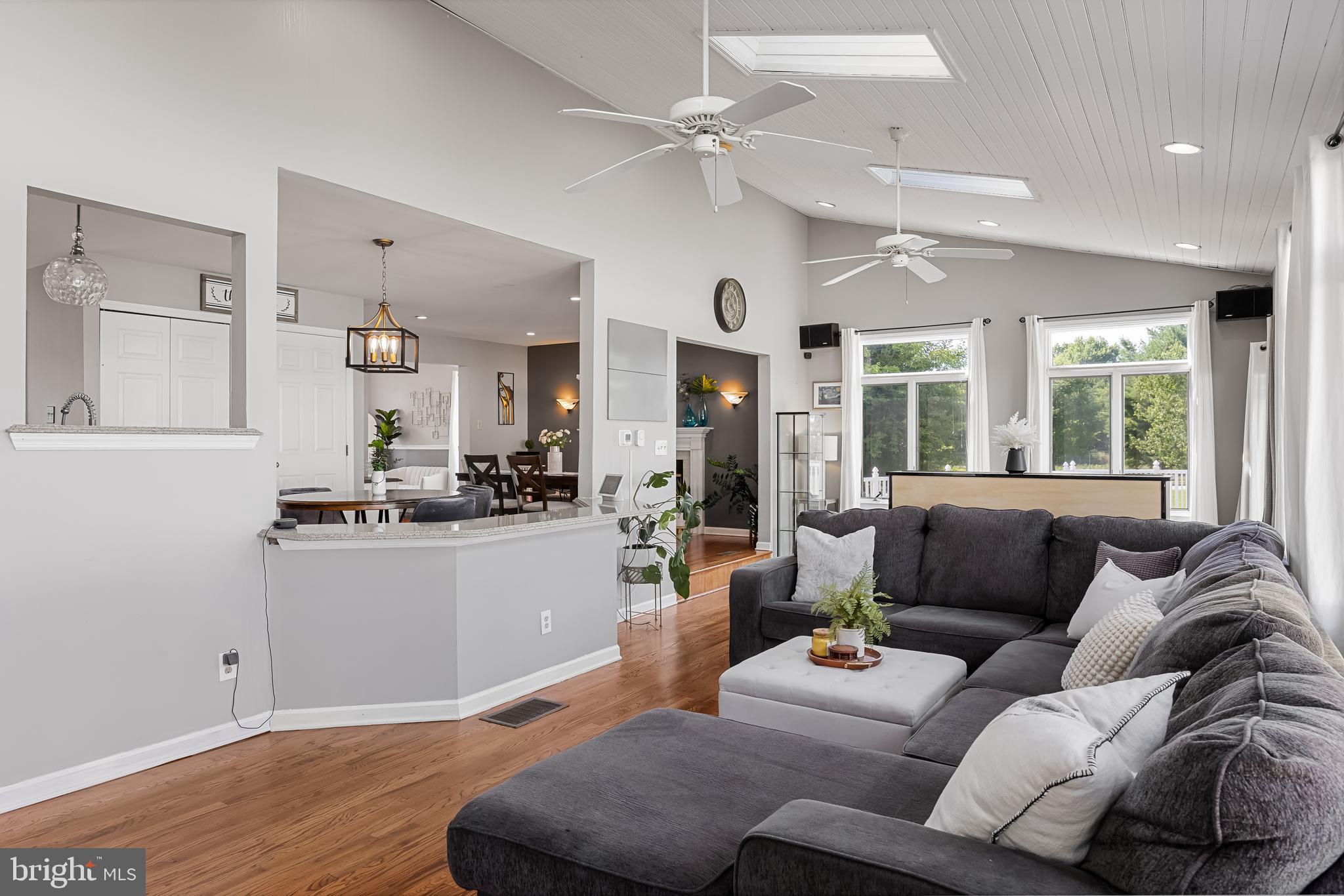 29 Colson Ln