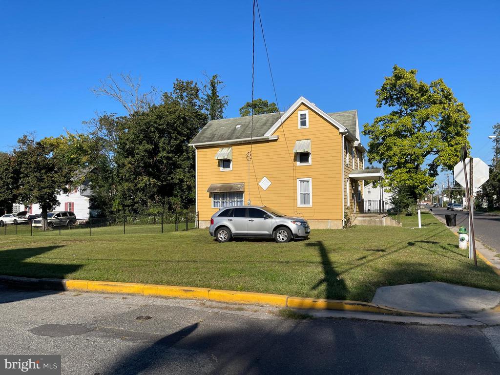 123 W BUCK STREET