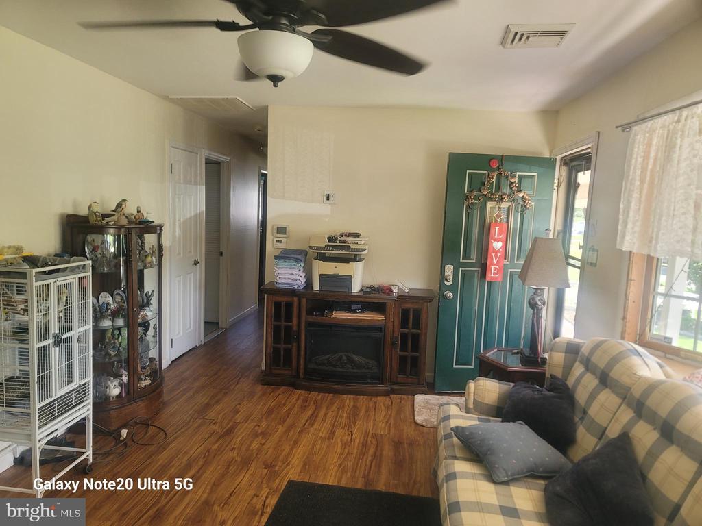 24 BRUCE DRIVE