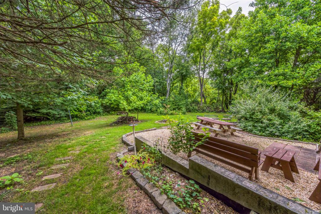 245 COLONY PLACE