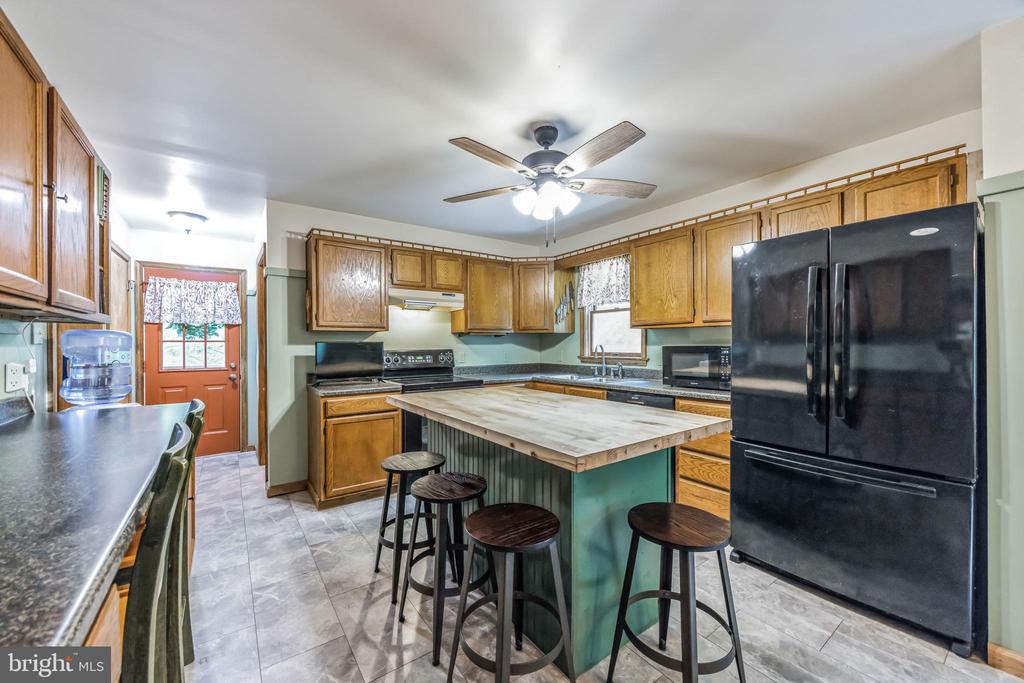 245 COLONY PLACE